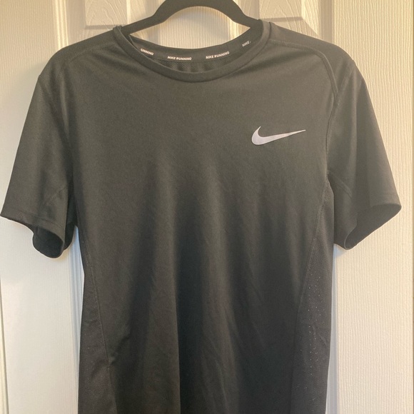 Nike Dri-Fit t-shirt - Picture 1 of 9